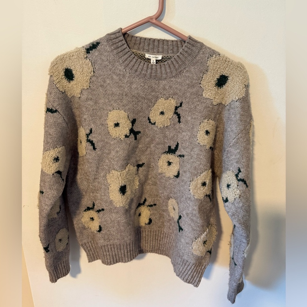 En Crème Flower Cloud Pullover Sweater